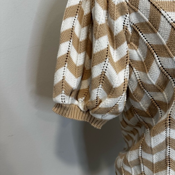 DG2 by Diane Gilman Puff-Sleeve Zig Zag Knit Chevron Cardigan. Tan/ White. Sz: M - Picture 11 of 13
